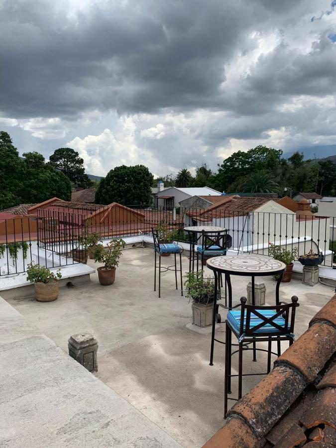 Hotel La Villa Serena Antigua Zewnętrze zdjęcie