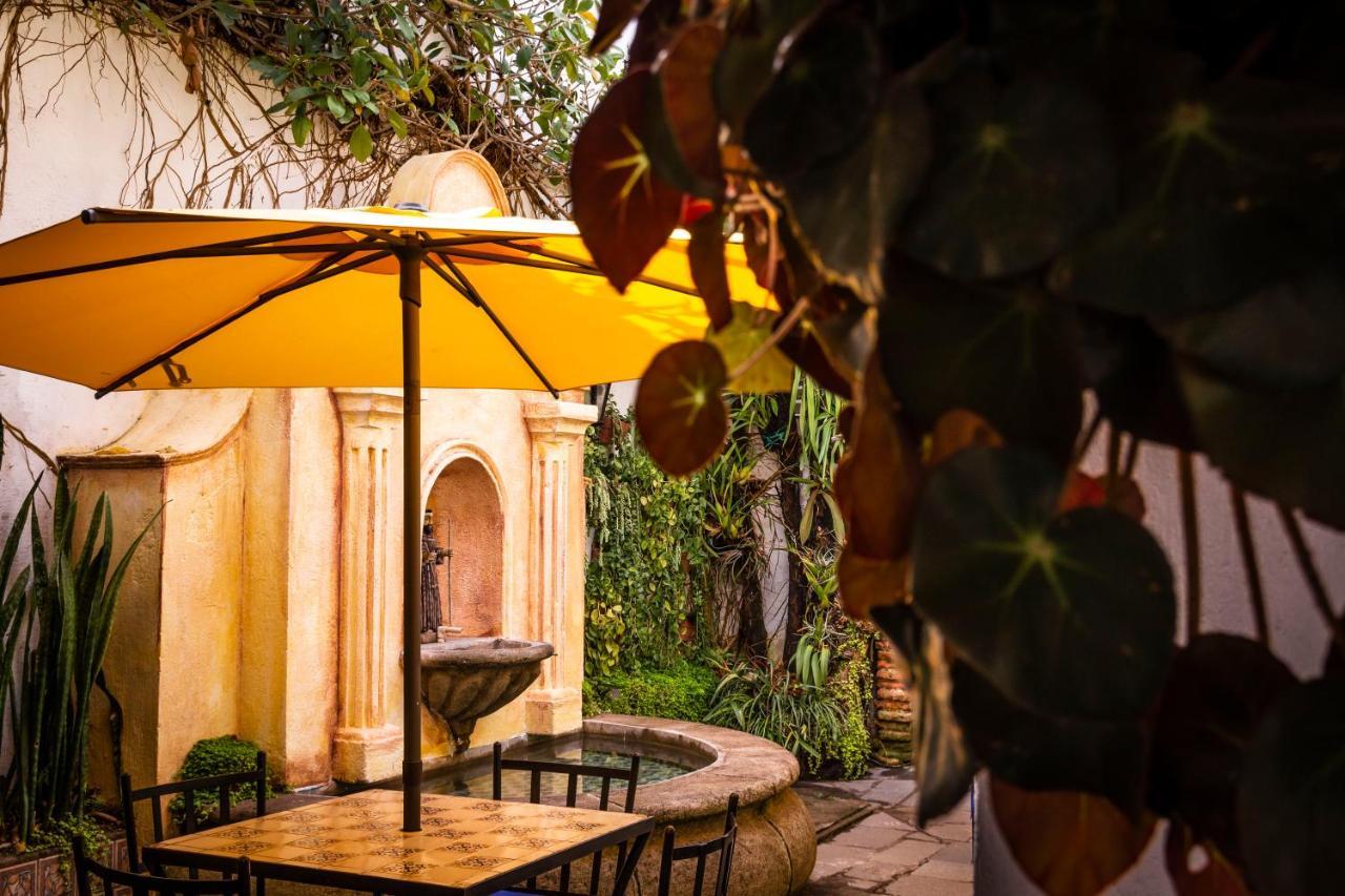 Hotel La Villa Serena Antigua Zewnętrze zdjęcie