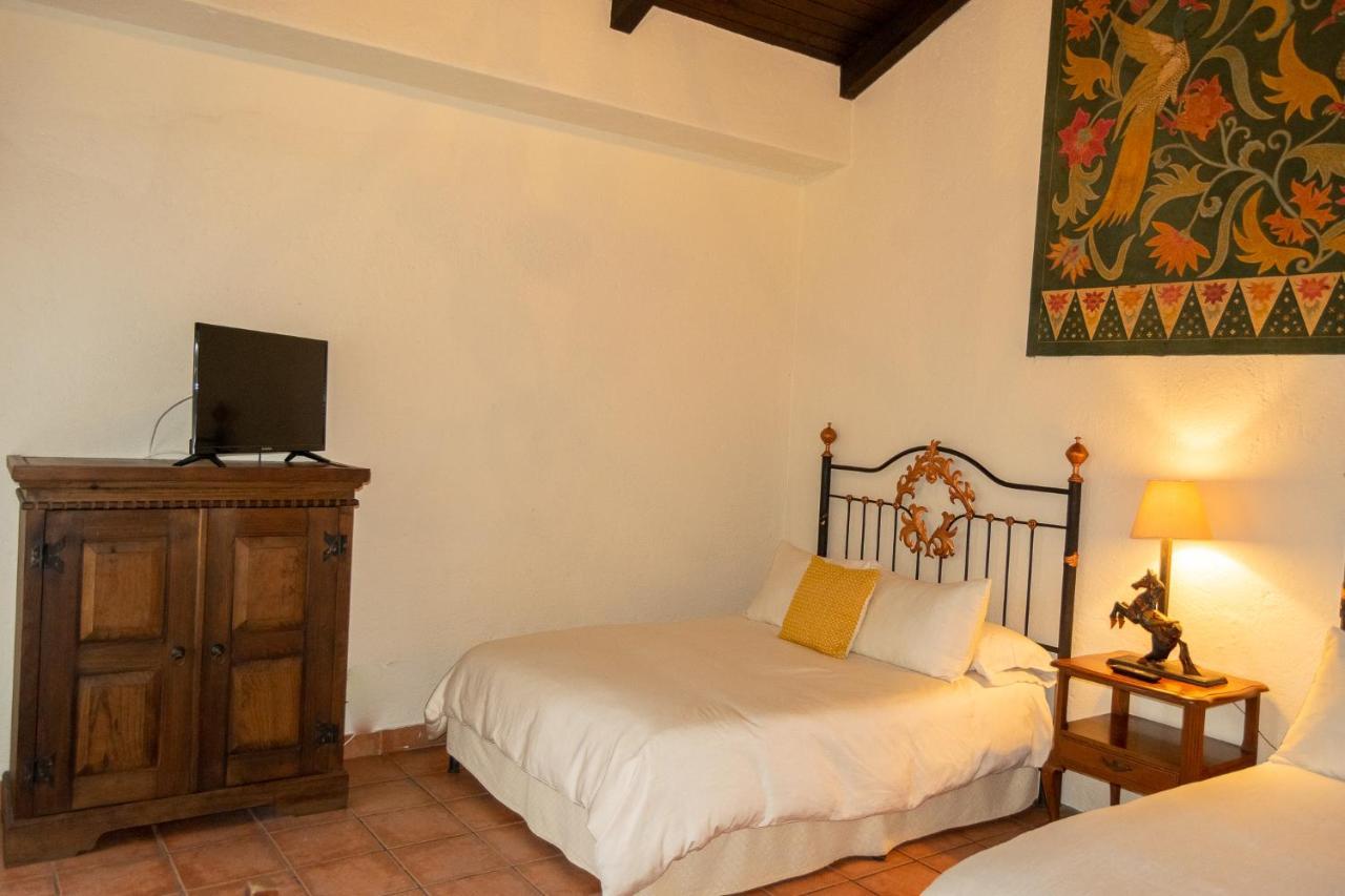 Hotel La Villa Serena Antigua Zewnętrze zdjęcie