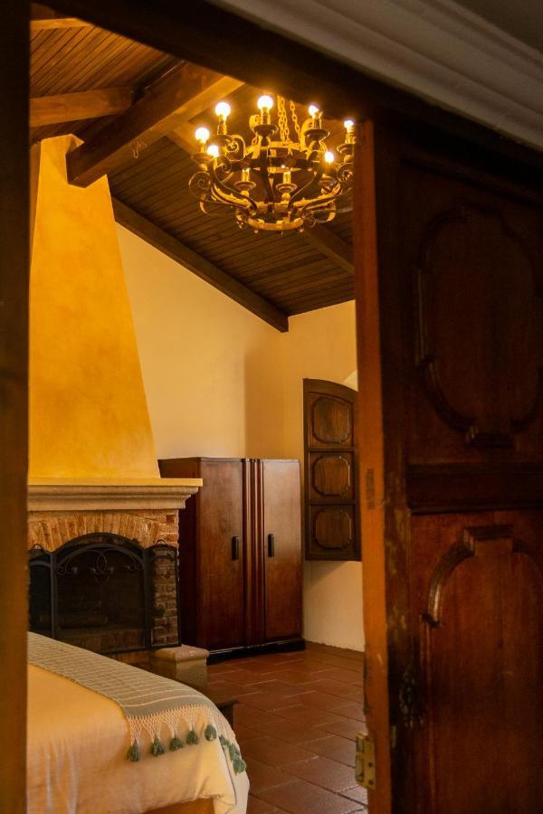 Hotel La Villa Serena Antigua Zewnętrze zdjęcie