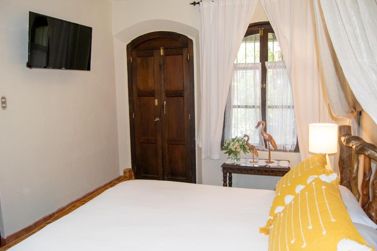 Hotel La Villa Serena Antigua Zewnętrze zdjęcie