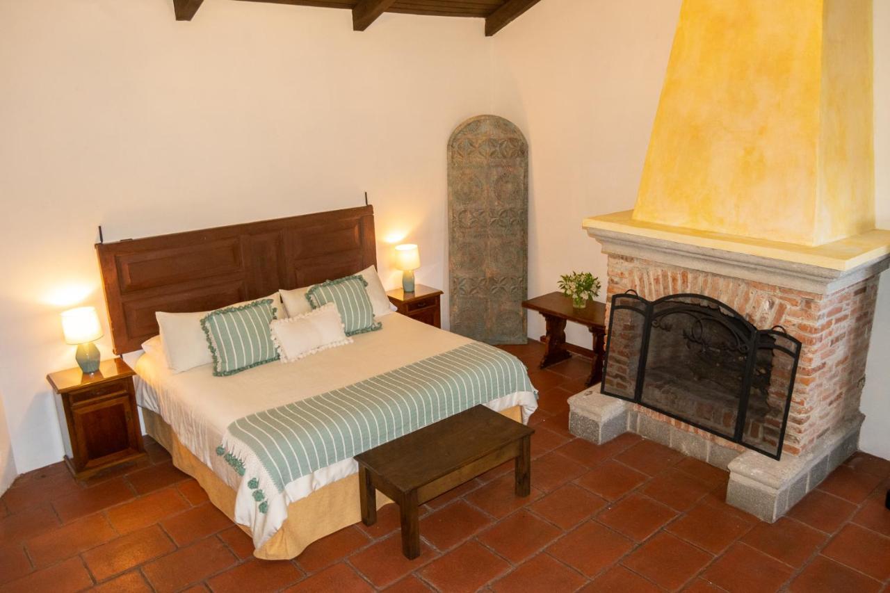 Hotel La Villa Serena Antigua Zewnętrze zdjęcie