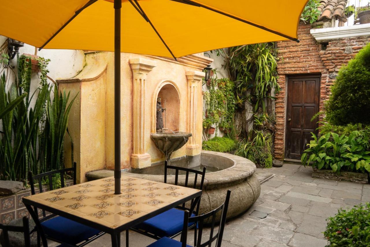 Hotel La Villa Serena Antigua Zewnętrze zdjęcie