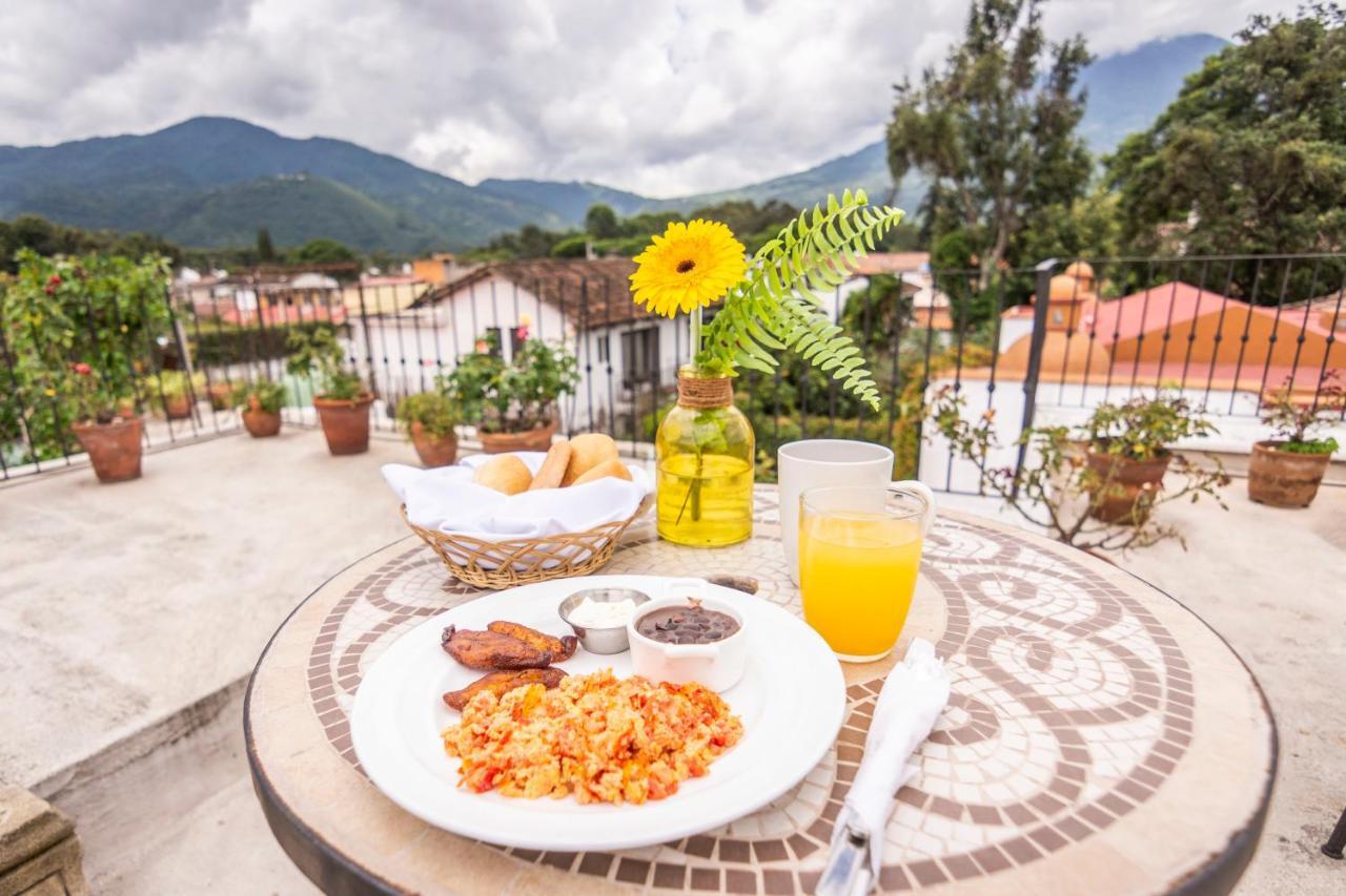 Hotel La Villa Serena Antigua Zewnętrze zdjęcie